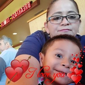 Meet your Posher, Leticia